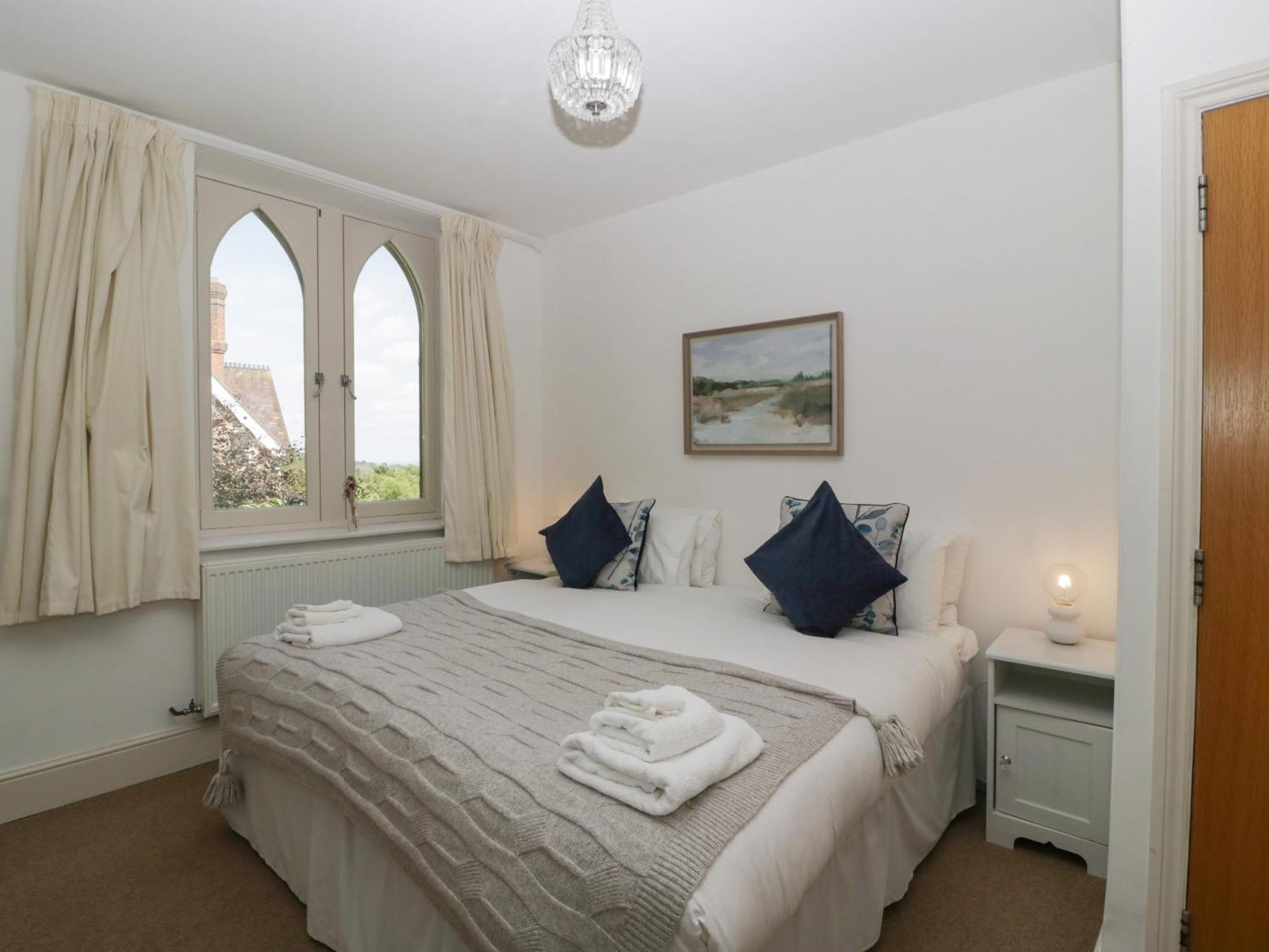 Amazing View Apartment Malvern Wells Exterior photo