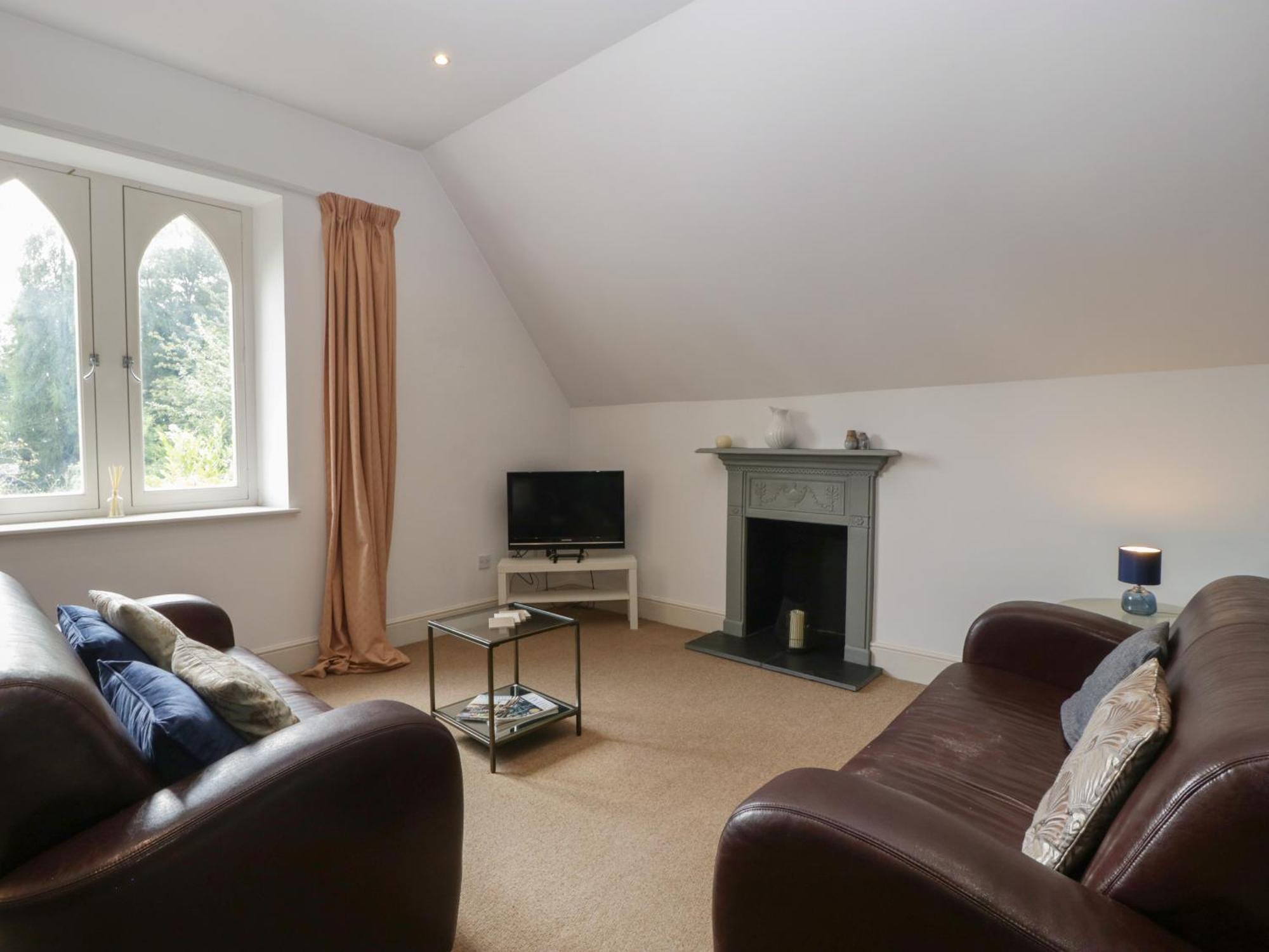 Amazing View Apartment Malvern Wells Exterior photo